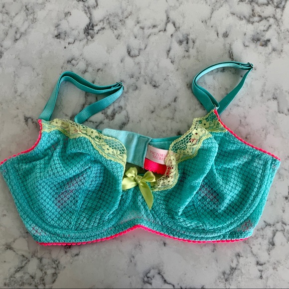 Victoria’s Secret Very Sexy Bra Set - Picture 2 of 7